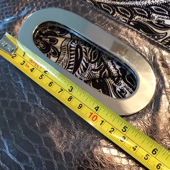 🤎 Michael Kors Bronze metallic leather snake embossed hand bag clutch - Picture 7 of 9